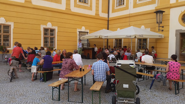 Opinii despre Kavárna ZÁMEK în České Budějovice - Gastronomie a pohostinství