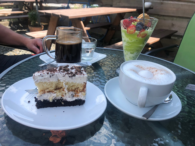 Zavěšená káva Míšov