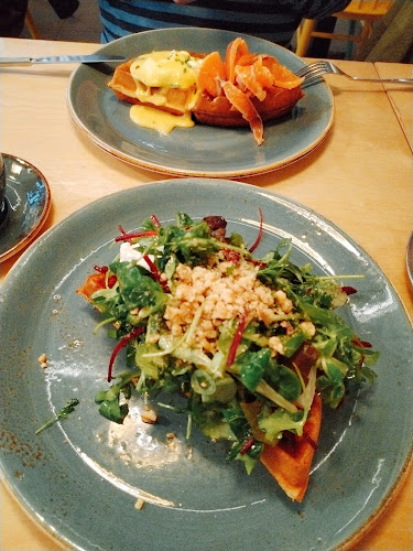 Coffee & Waffles / Snídaně v Praze - Gastronomie a pohostinství