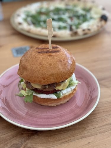 Opinii despre CHUTNEJ vegan kitchen & café în Praha - Gastronomie a pohostinství