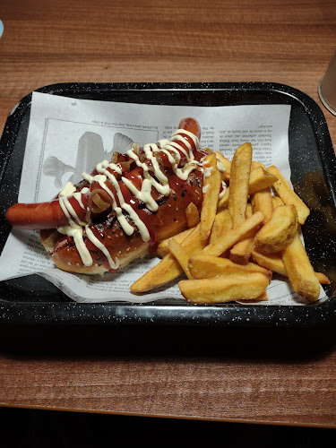 PARODIE - pivní restaurant - Gastronomie a pohostinství