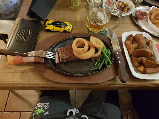 Country Saloon - Gastronomie a pohostinství