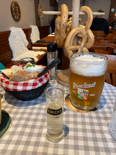 Opinii despre Mama Lucy în Staré Město - Gastronomie a pohostinství