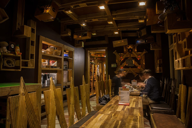 Kavárna klubu Cross - Gastronomie a pohostinství