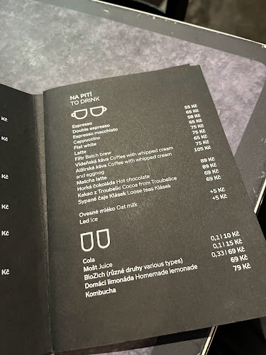 Opinii despre Kavárna Dejvického divadla în Praha - Gastronomie a pohostinství