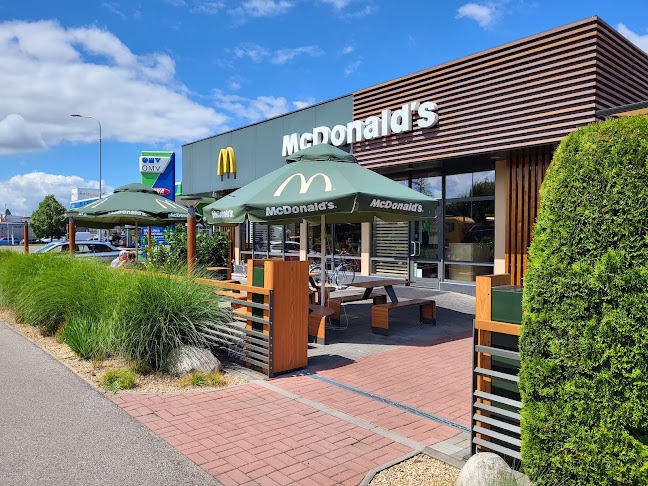 McDonald's - Gastronomie a pohostinství