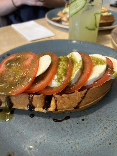 Opinii despre Coffee & Waffles / Snídaně v Praze în Staré Město - Gastronomie a pohostinství