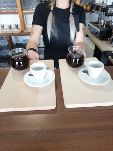 Comentarii opinii despre Kavárna V Patře