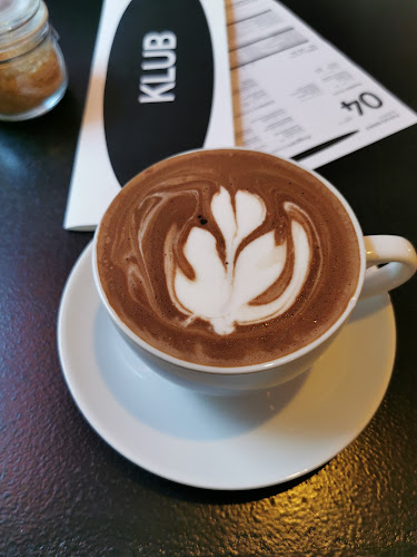 Opinii despre KLUB Petrohradská în Praha - Gastronomie a pohostinství