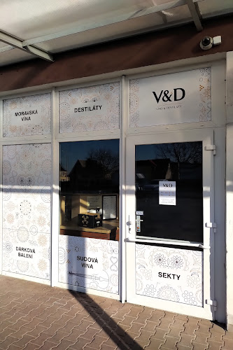Víno & Destiláty