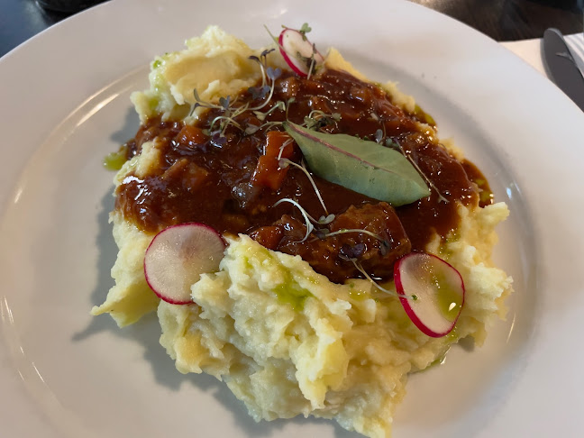 Vratislavova 28/12, 128 00 Praha 2