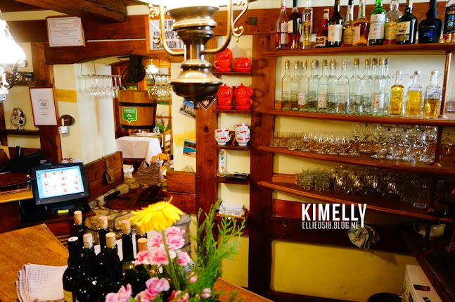 Bílá kráva - steaky a francouzská venkovská kuchyně - Gastronomie a pohostinství