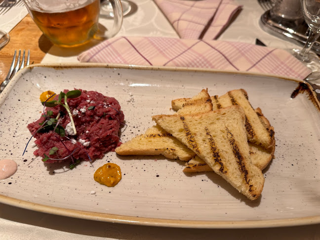 Bílá kráva - steaky a francouzská venkovská kuchyně