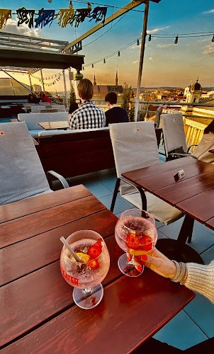 Opinii despre La Gaviota Terraza, Lounge & Sky bar în Brno - Gastronomie a pohostinství