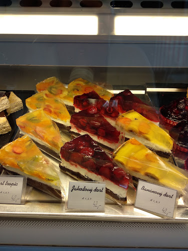Opinii despre Cukrárna Caramella în Oslavany - Gastronomie a pohostinství