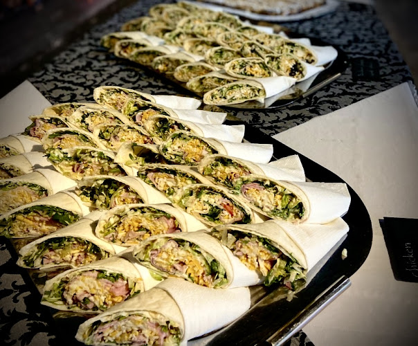 BOHEMIA PARTY SERVIS,s.r.o. – catering, raut, banket, svatby, garden party, BBQ party, firemní akce, párty - Praha 5 - Zbraslav