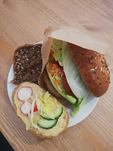 FRUXY - vegan bistro a prodejna zdravé výživy