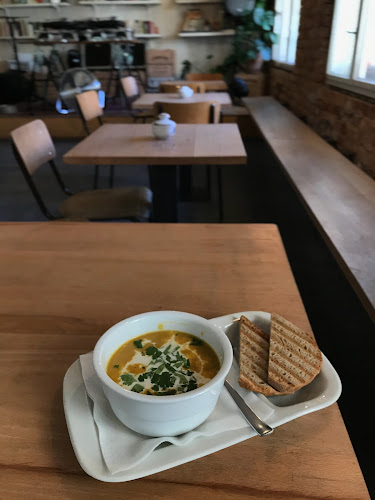 Comentarii opinii despre MōōVEMENT