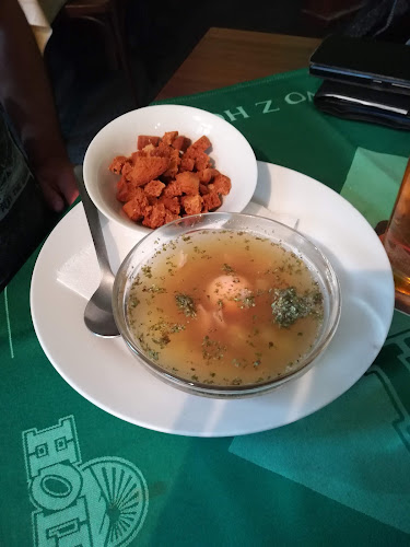 Opinii despre U Zlaté Koule în Olomouc - Gastronomie a pohostinství