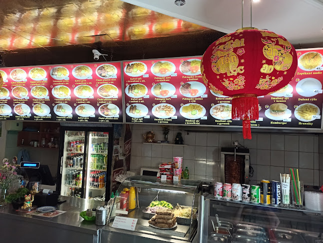 Opinii despre Dragon Restaurant în Město - Gastronomie a pohostinství