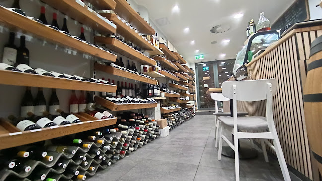 Opinii despre Víno C´est La Vie (vinný bar a vinotéka) în Praha - Gastronomie a pohostinství