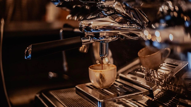 Opinii despre CORNER 14Th în Karlovy Vary - Gastronomie a pohostinství