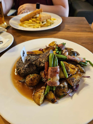 61, Velké nám. 112, 767 01 Kroměříž