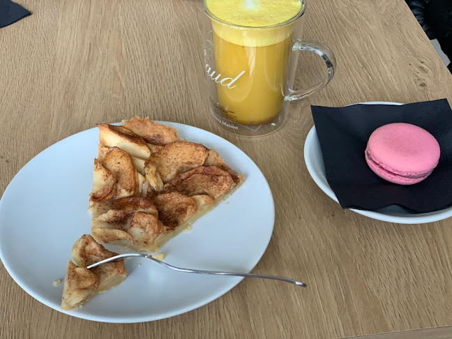 Chicago Cafe & Bakery