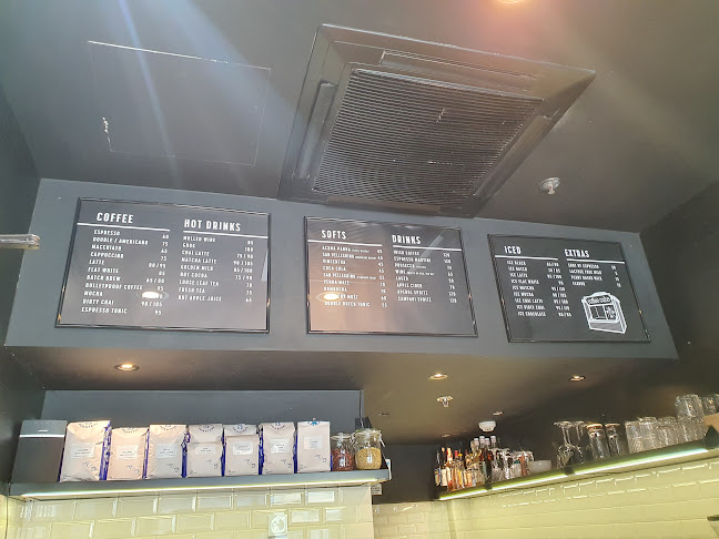 Opinii despre Coffee Cube Black în Můstek - Gastronomie a pohostinství