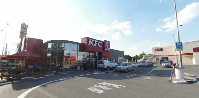 Opinii despre KFC Hradec Králové DT în Hradec Králové - Gastronomie a pohostinství