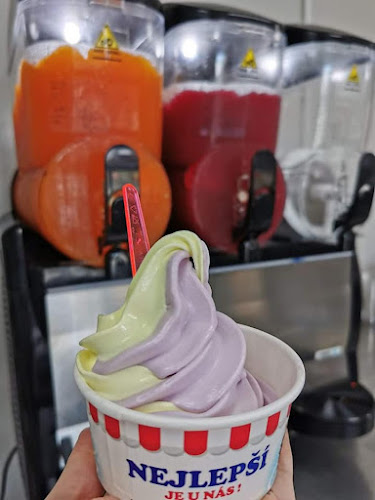 Opinii despre Točená zmrzlina Opočno, ledová tříšť, frappé, párek v rohlíku în Liberec - Gastronomie a pohostinství
