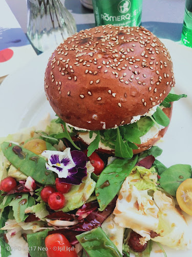 Opinii despre Kočár în Malá Strana - Gastronomie a pohostinství