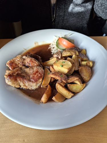 Opinii despre Hotel a restaurace Růže Podbořany în Podbořany - Gastronomie a pohostinství