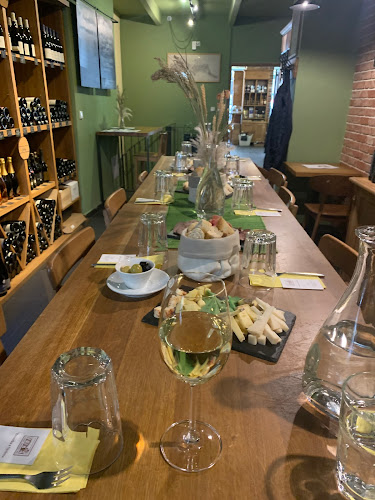 Český archiv vín Dejvice (vinotéka, vinný bar, sýrárna, eshop s vínem) - Praha