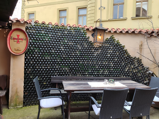 U Lužického semináře 104/28, 118 00 Malá Strana