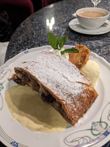 Opinii despre TONY'S CAFE & BAR în Staré Město - Gastronomie a pohostinství