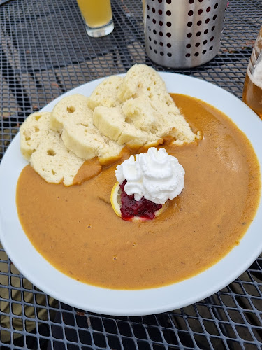 Opinii despre Zámecká restaurace Hrubá Skála în Hrubá Skála - Gastronomie a pohostinství