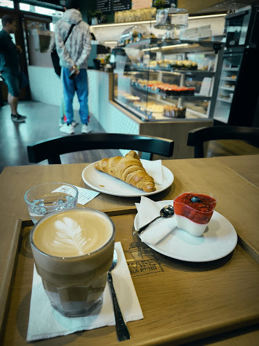 Opinii despre KAFE NA ROHU Olomouc în Olomouc - Gastronomie a pohostinství