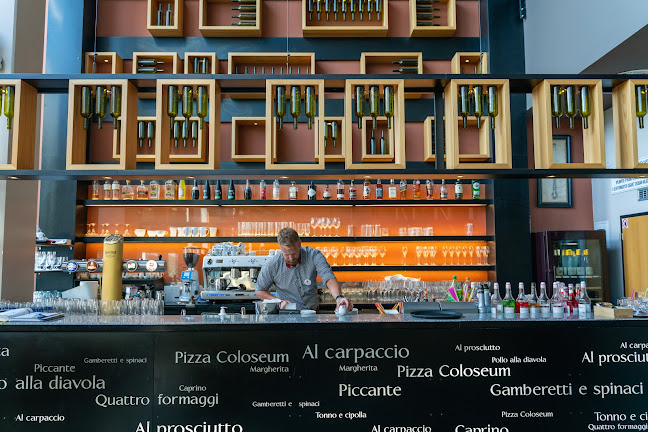 Pizza Coloseum OC Karolina - Gastronomie a pohostinství