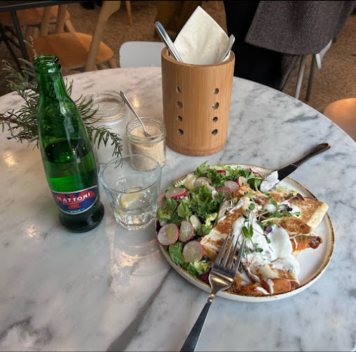 Opinii despre Phill's Corner în Praha - Gastronomie a pohostinství