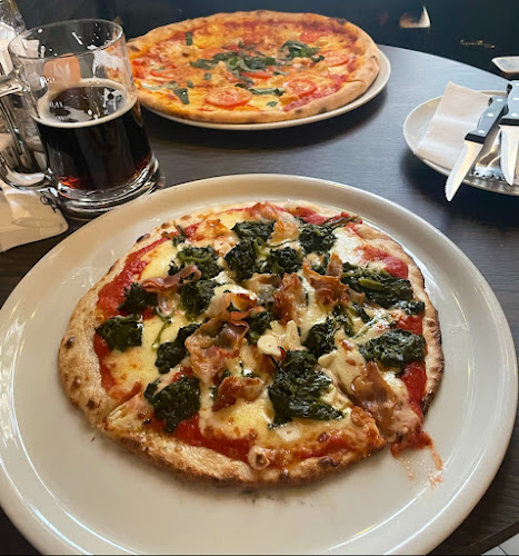 Pizzeria Kmotra Kavárna - Nové Město