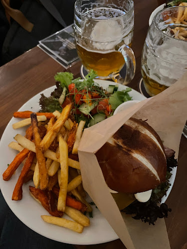 28. pluku 119/33, 100 00 Praha 10-Vršovice