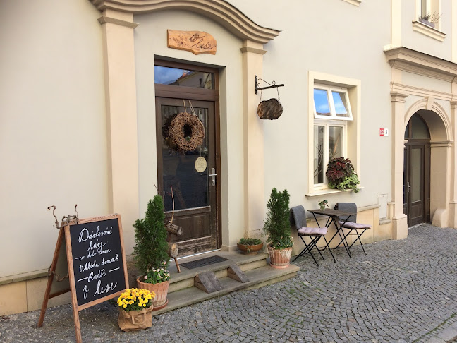 Comentarii opinii despre V lese