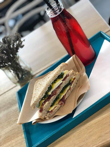 Opinii despre Fresh fanatic bistro Decathlon în Modřice - Gastronomie a pohostinství