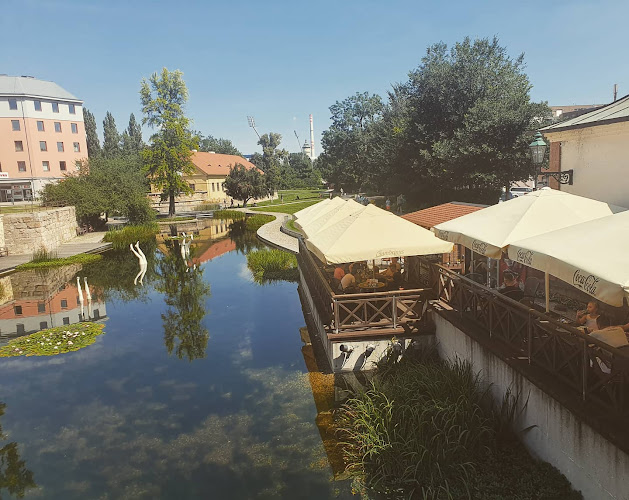 Opinii despre Strouha - coffee&wine&spirits în Plzeň 3 - Gastronomie a pohostinství