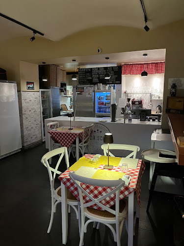 Opinii despre Pizza Scuola în Praha - Gastronomie a pohostinství