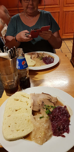 Opinii despre Rodinná Restaurace Pod Lípami în Ústí nad Labem - Gastronomie a pohostinství