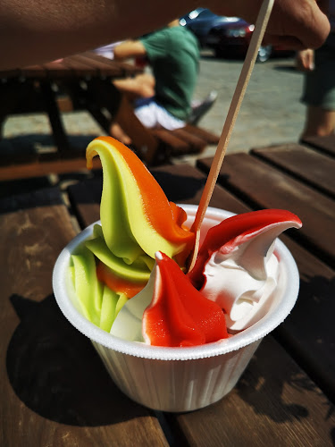 Zmrzlinový domek - točená zmrzlina, ledová tříšť - Nučnice