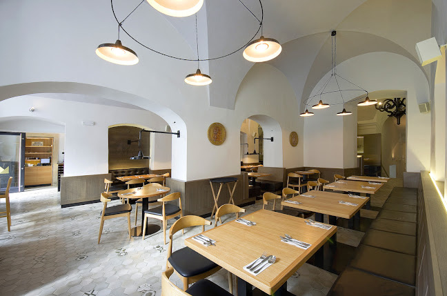 Staroměstské nám. 930/7, 110 00 Josefov