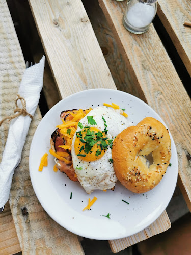 Opinii despre Chicago Cafe & Bakery în Pardubice - Gastronomie a pohostinství